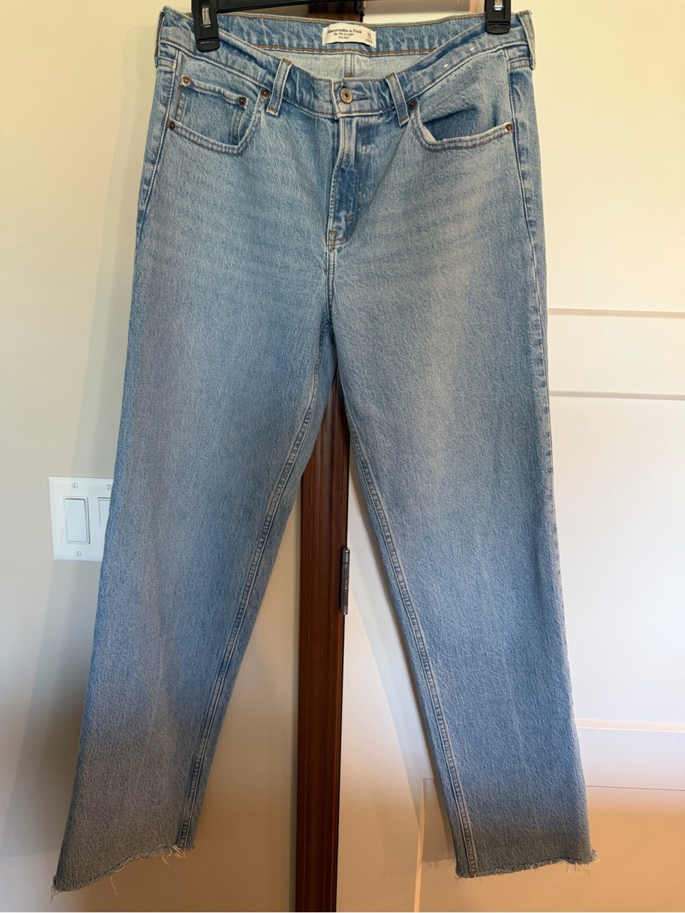 Abercrombie The ‘90s straight mid rise jeans 31L